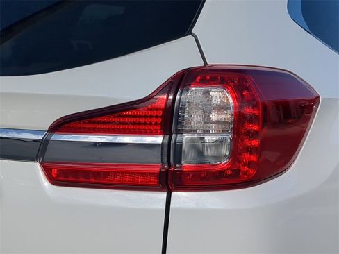 Certified 2022 Subaru Ascent Premium w/ Convenience Package image 8