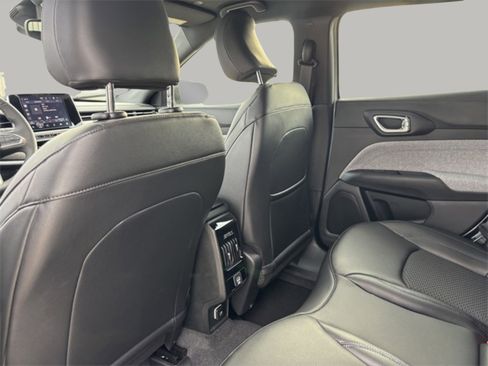 New 2026 Jeep Compass Latitude image 23