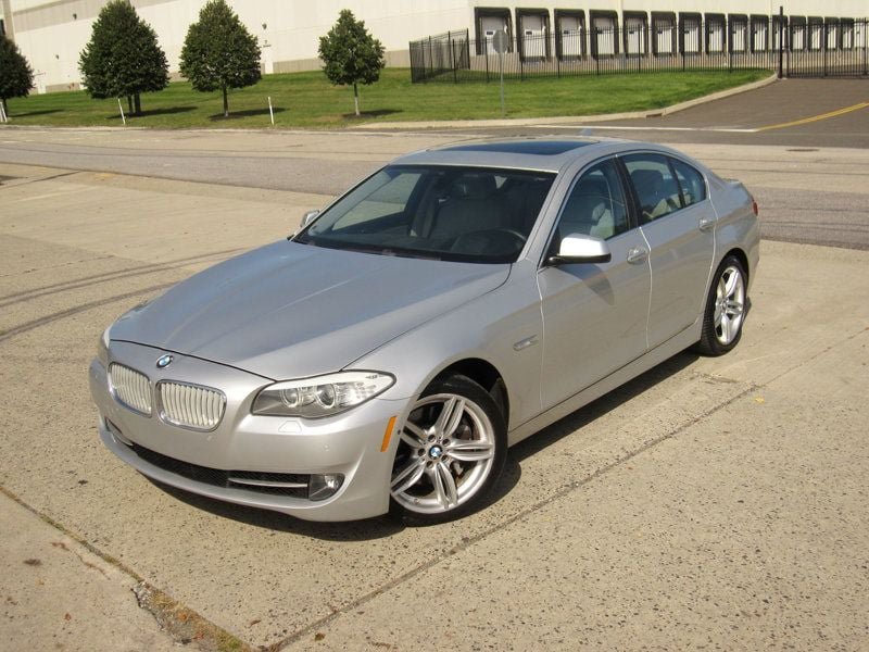 Used 2013 BMW 550i Sedan RWD image 4