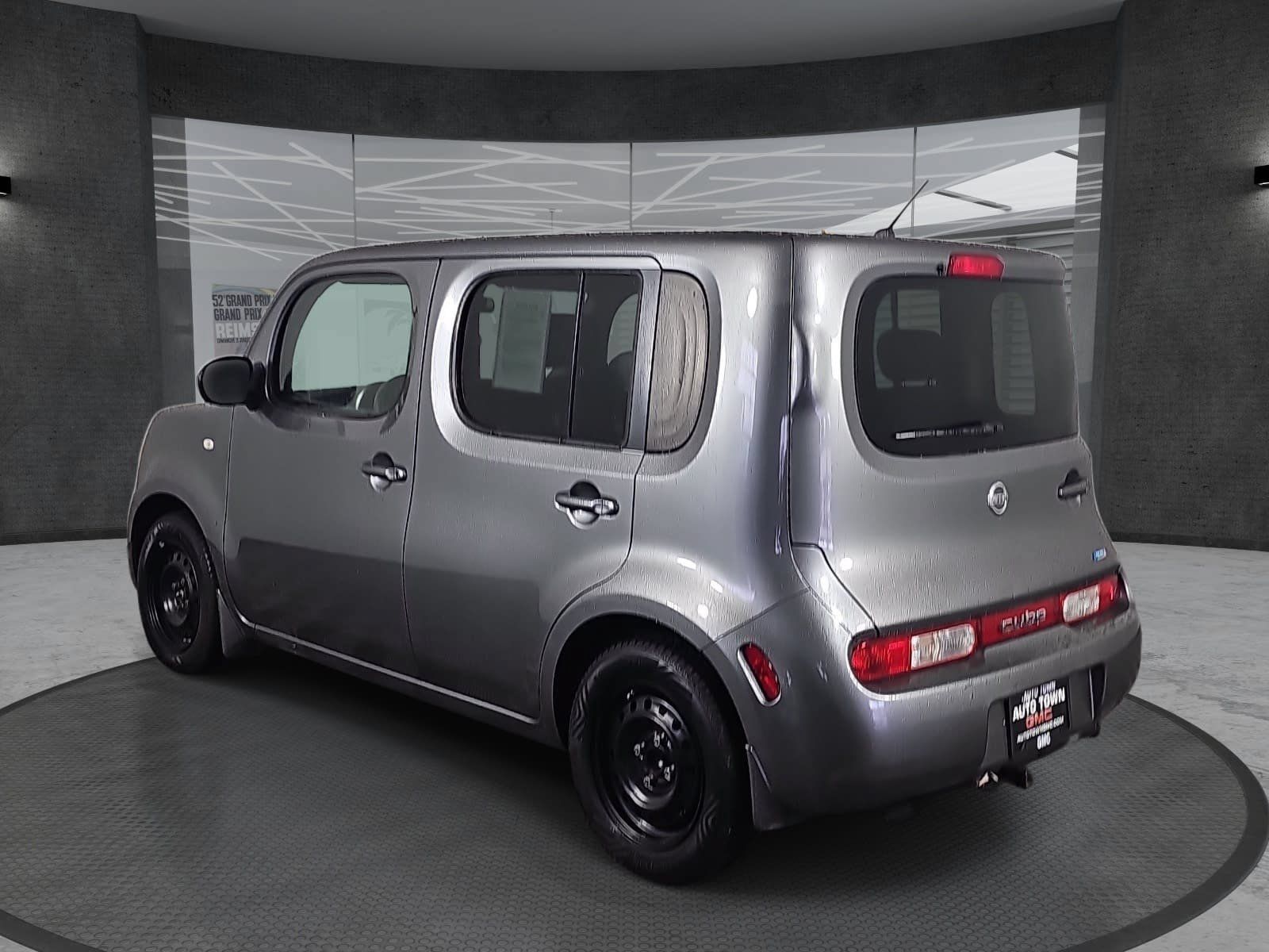 Used 2013 Nissan Cube 1.8 S w/ Interior Designer Pkg FWD image 7