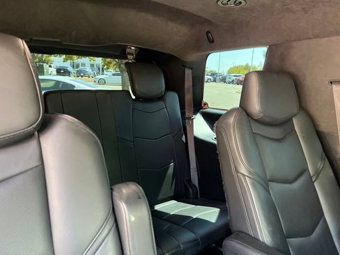 Used 2020 Cadillac Escalade Platinum AWD/4WD image 26