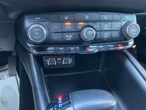 Used 2022 Dodge Durango GT image 36