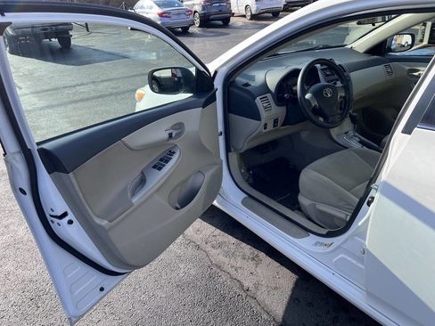 Used 2013 Toyota Corolla LE Special Edition image 9