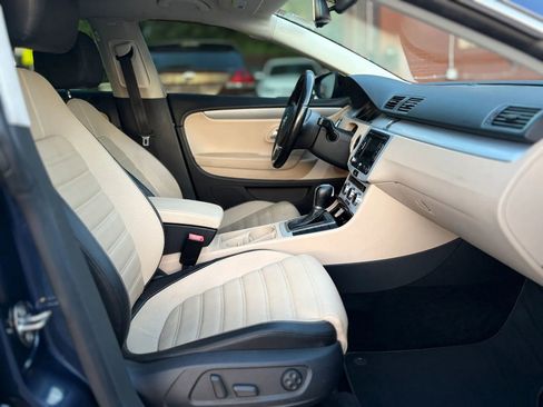 Used 2015 Volkswagen CC Sport image 16