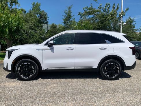 Used 2024 Kia Sorento S AWD/4WD image 4