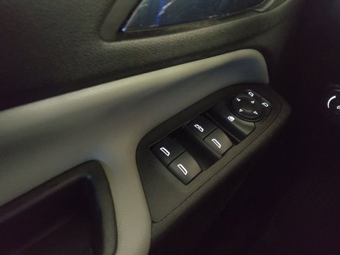 Used 2022 Chevrolet Equinox LS AWD/4WD image 27