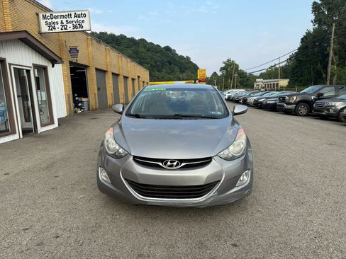Used 2013 Hyundai Elantra GLS w/ Preferred Pkg FWD image 5