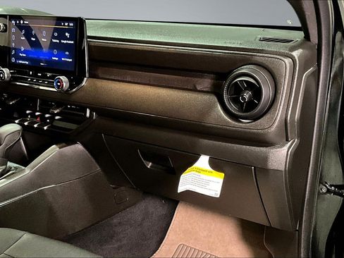 Used 2023 Chevrolet Colorado W/T image 25