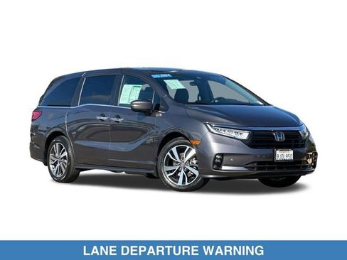 Certified 2024 Honda Odyssey Touring image 4
