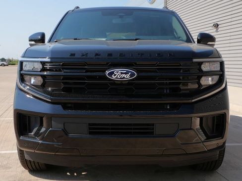New 2027 Ford Expedition Max Platinum w/ Stealth Performance Package AWD/4WD image 4