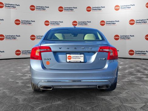 Used 2018 Volvo S60 T5 Inscription image 6