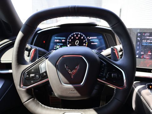 Used 2024 Chevrolet Corvette Z06 RWD image 16