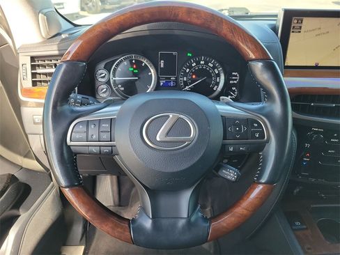 Used 2016 Lexus LX 570 4WD w/ Luxury Package image 21
