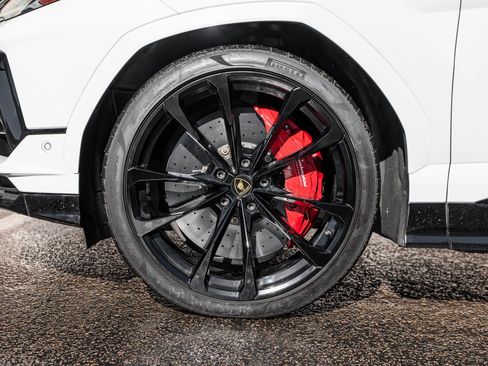 Used 2024 Lamborghini Urus S image 9