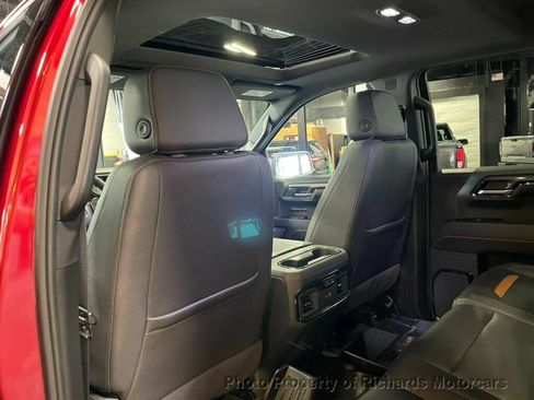Used 2024 GMC Sierra 1500 AT4 w/ AT4 Preferred Package AWD/4WD image 17