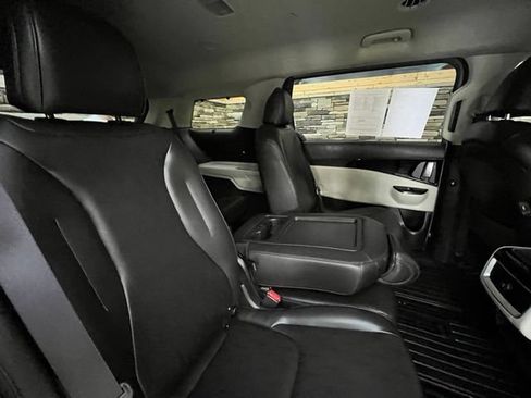 Used 2024 Kia Carnival EX FWD image 36