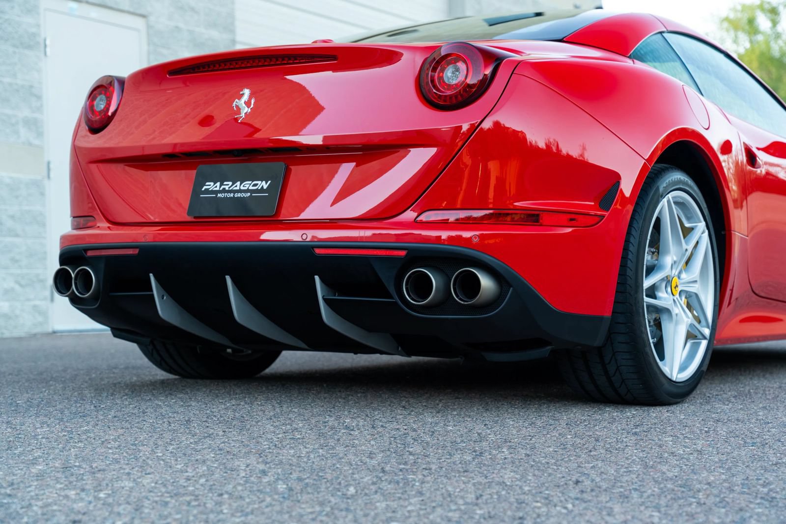 Used 2015 Ferrari California T RWD image 64