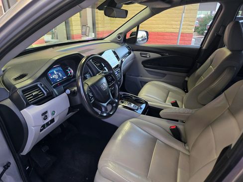 Used 2020 Honda Pilot Touring image 34
