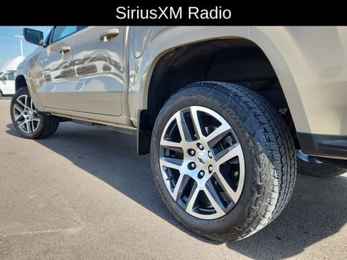 Used 2023 Chevrolet Colorado Z71 w/ Z71 Convenience Package 2 image 18