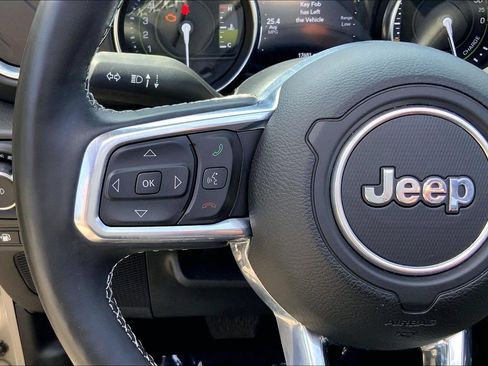 Certified 2022 Jeep Wrangler Unlimited Sahara w/ Cold Weather Group AWD/4WD image 23