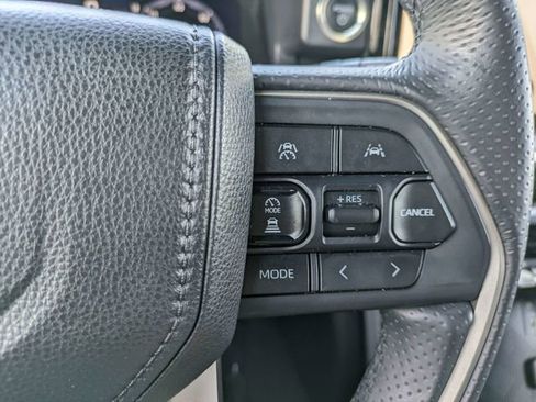 Used 2025 Toyota 4Runner Trailhunter image 23