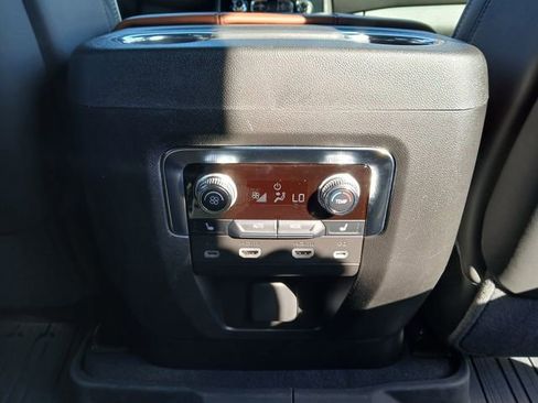Certified 2024 GMC Yukon Denali Ultimate AWD/4WD image 34