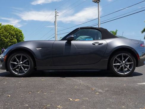 Used 2017 MAZDA MX-5 Miata Grand Touring RWD image 4