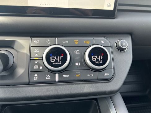 New 2025 Land Rover Defender 110 X-Dynamic SE image 18