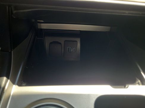 Used 2022 Ford Explorer XLT RWD image 36
