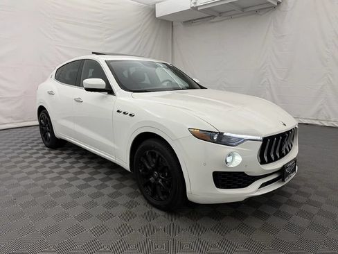 Used 2020 Maserati Levante S AWD/4WD image 4