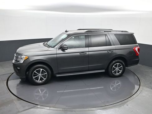 Used 2020 Ford Expedition XLT w/ Equipment Group 202A AWD/4WD image 21