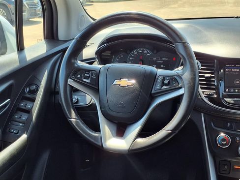 Used 2022 Chevrolet Trax LT w/ Driver Confidence Package AWD/4WD image 16