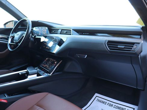 Used 2021 Audi e-tron Premium Plus w/ Premium Plus Package image 21