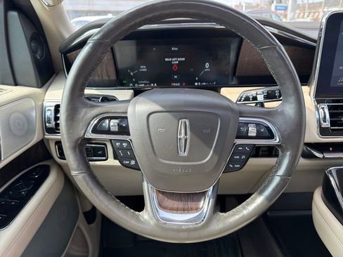 Used 2019 Lincoln Navigator L Reserve image 17
