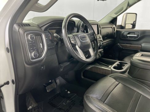 Used 2022 GMC Sierra 2500 Denali w/ Denali Ultimate Package image 9