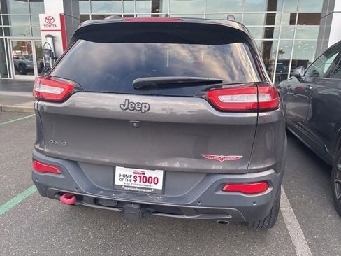 Used 2018 Jeep Cherokee Trailhawk w/ Cold Weather Group image 11