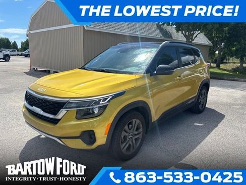 Used 2023 Kia Seltos S w/ Navigation Package FWD image 1