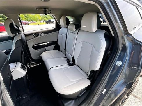 Used 2023 Kia Sportage EX AWD/4WD image 22