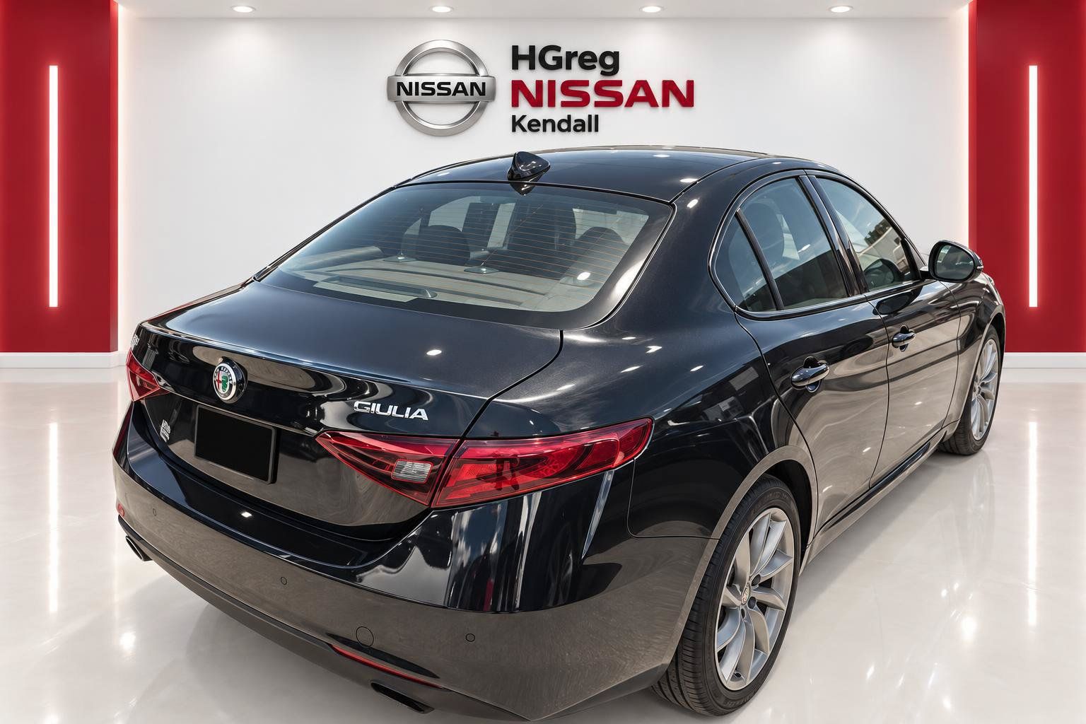 Used 2022 Alfa Romeo Giulia Ti RWD image 4
