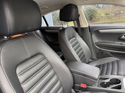 Used 2015 Volkswagen CC Sport image 19