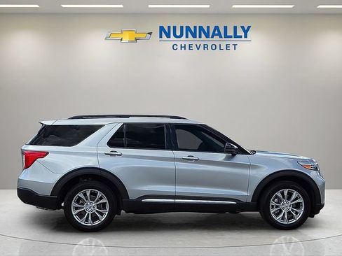 Used 2024 Ford Explorer XLT w/ Equipment Group 202A AWD/4WD image 6