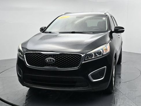 Used 2017 Kia Sorento FWD w/ LX Convenience Package image 3