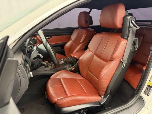 Used 2011 BMW M3 Convertible RWD image 9