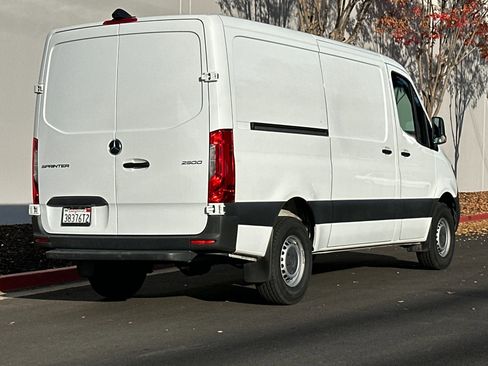 Used 2019 Mercedes-Benz Sprinter 144 Cargo image 4