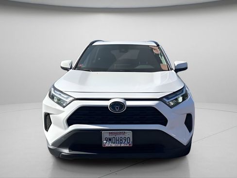 Used 2024 Toyota RAV4 XLE AWD/4WD image 11