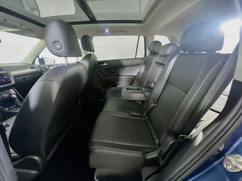 Used 2018 Volkswagen Tiguan SEL AWD/4WD image 25