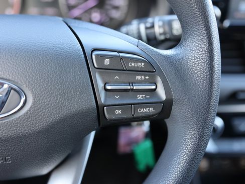 Used 2018 Hyundai Elantra GT image 32