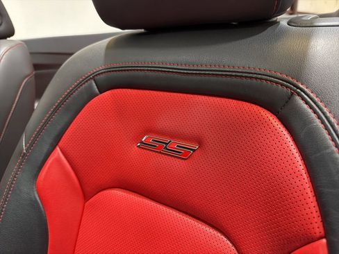 Used 2016 Chevrolet Camaro SS image 23
