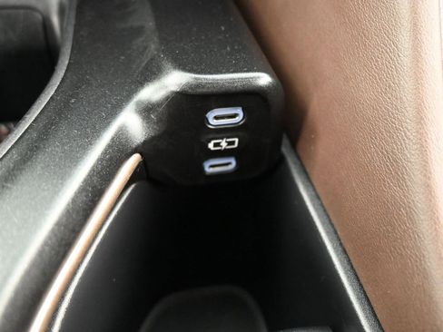 Used 2023 Toyota Crown Limited w/ Advanced Technology Package image 16