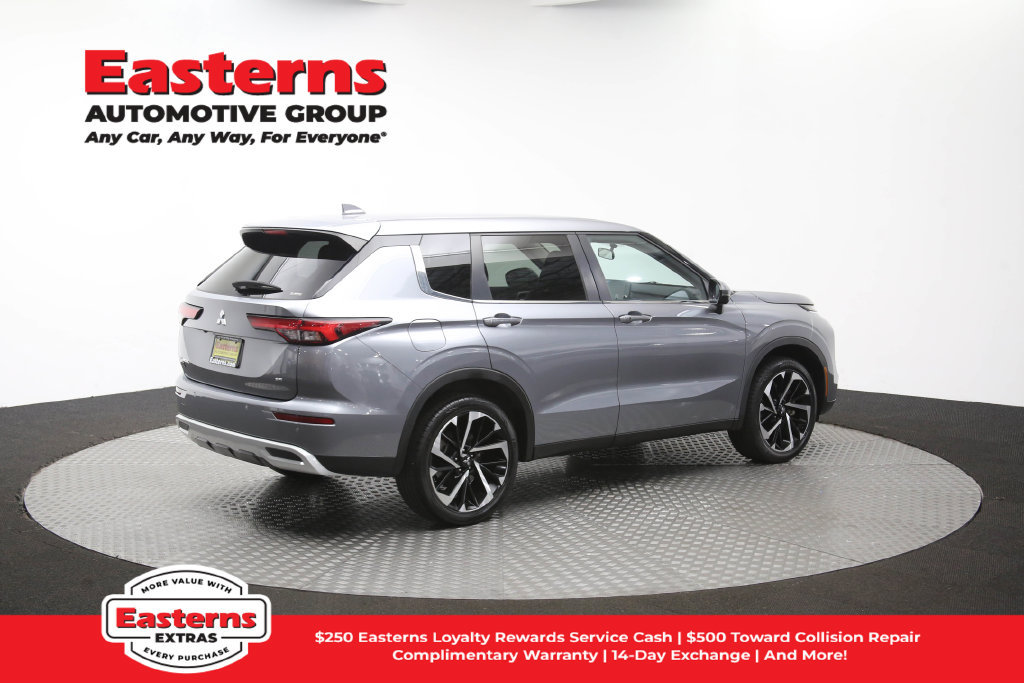 Used 2024 Mitsubishi Outlander SE AWD/4WD image 43
